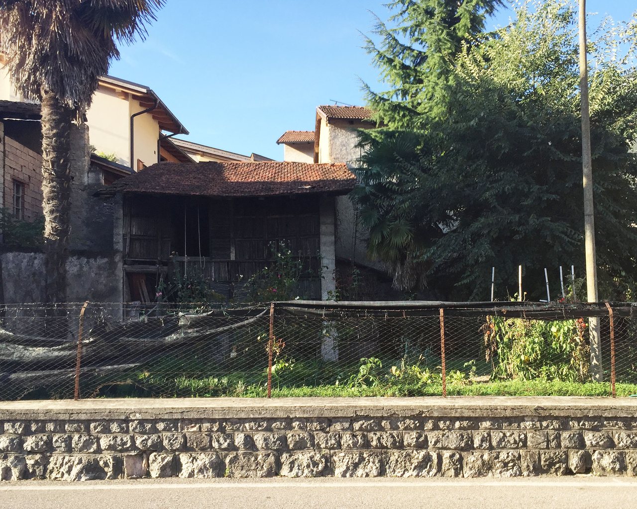 Edificio esistente - Vista dalla strada